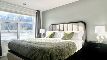 3 bedrooms, iron/ironing board, travel cot, WiFi