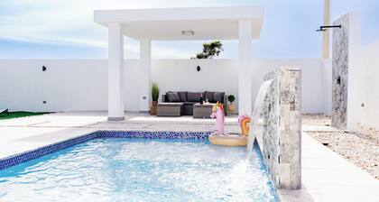 Boho Style with Private Pool, Cozy 3-bedroom house in beautiful Guayama WiFi, AC
