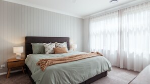 4 bedrooms, free WiFi, bed sheets