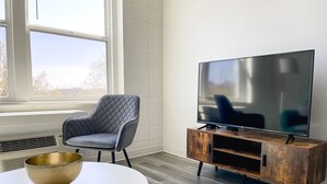 Interior - Sleepover | Elegant 1BD/1BA + Gym - Cincinnati (Cincinnati)