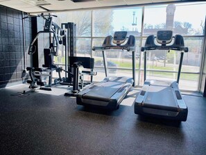 Fitness facility - Sleepover | Elegant 1BD/1BA + Gym - Cincinnati (Cincinnati)