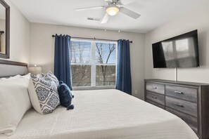 3 bedrooms, iron/ironing board, free WiFi, bed sheets