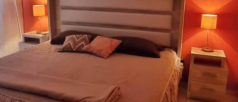 3 soverom, strykejern/-brett, wi-fi og sengetøy