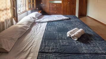 3 dormitorios, tabla de planchar con plancha, wifi y ropa de cama