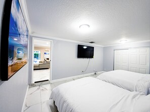 4 bedrooms, WiFi, bed sheets