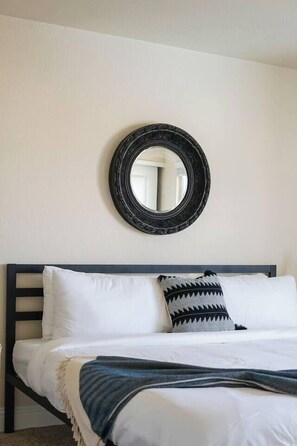 Schreibtisch, Bügeleisen/Bügelbrett, kostenloses WLAN, Bettwäsche