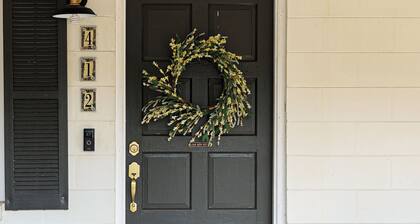 Chic & Cozy retreat near Tampa