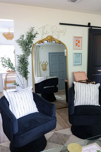 Stylish Tampa Retreat • Close to Beaches, Golf & Busch Gardens