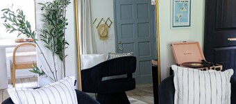 Stylish Tampa Retreat • Close to Beaches, Golf & Busch Gardens