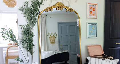 Stylish Tampa Retreat • Close to Beaches, Golf & Busch Gardens