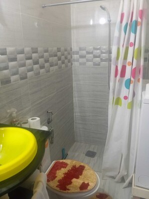 Shower, hair dryer, towels, soap - ⭐ Charming Apartment in Marrakech (Marrakech)