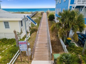 Property grounds - The Turquoise Turtle -Private Pool, Hot Tub, Ocean View, 2nd Row, 4BR, Kids Area (Carolina Beach)