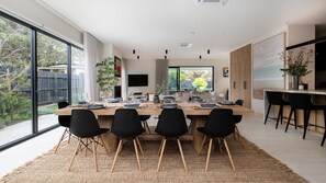 Unclassified image, 3 of 37, button