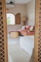 Refrigerador con freezer, horno, placa de cocina, cafetera expreso