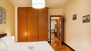 Basic Apartment | 1 bedroom, iron/ironing board, free WiFi
