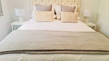 4 bedrooms, WiFi, bed sheets