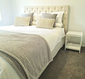 4 bedrooms, WiFi, bed sheets