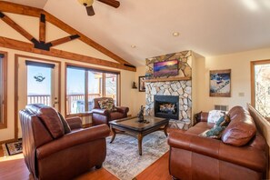 Televisión, chimenea