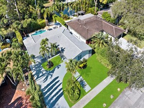 Exterior - Heated Pool Retreat, A Modern, Laid-Back South Florida Escape Perfect for Unwinding and Recharging! (Fort Lauderdale)