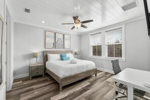 6 Schlafzimmer, Schreibtisch, Bügeleisen/Bügelbrett, kostenloses WLAN