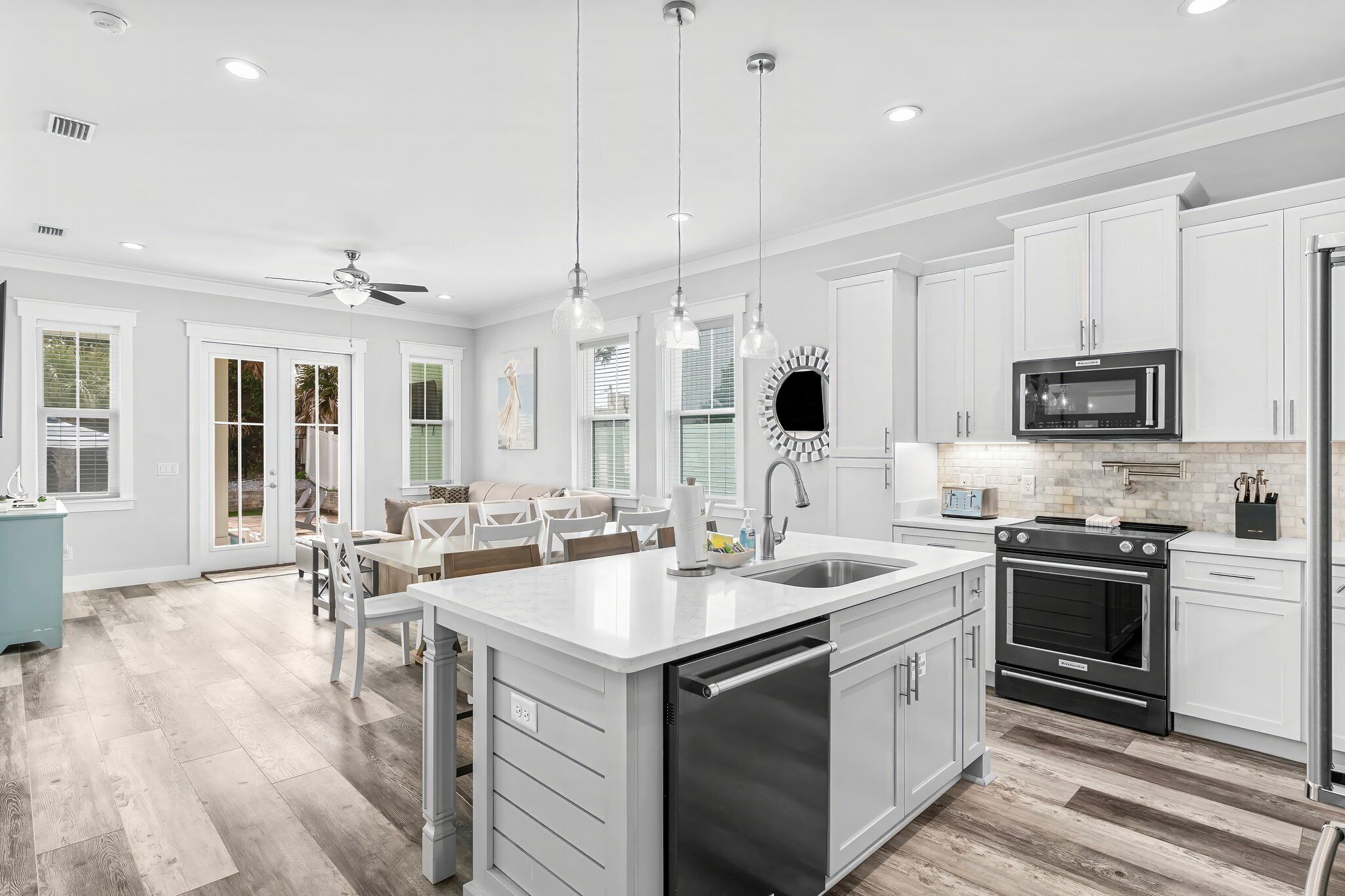 冰箱、微波炉、烤箱、炉灶