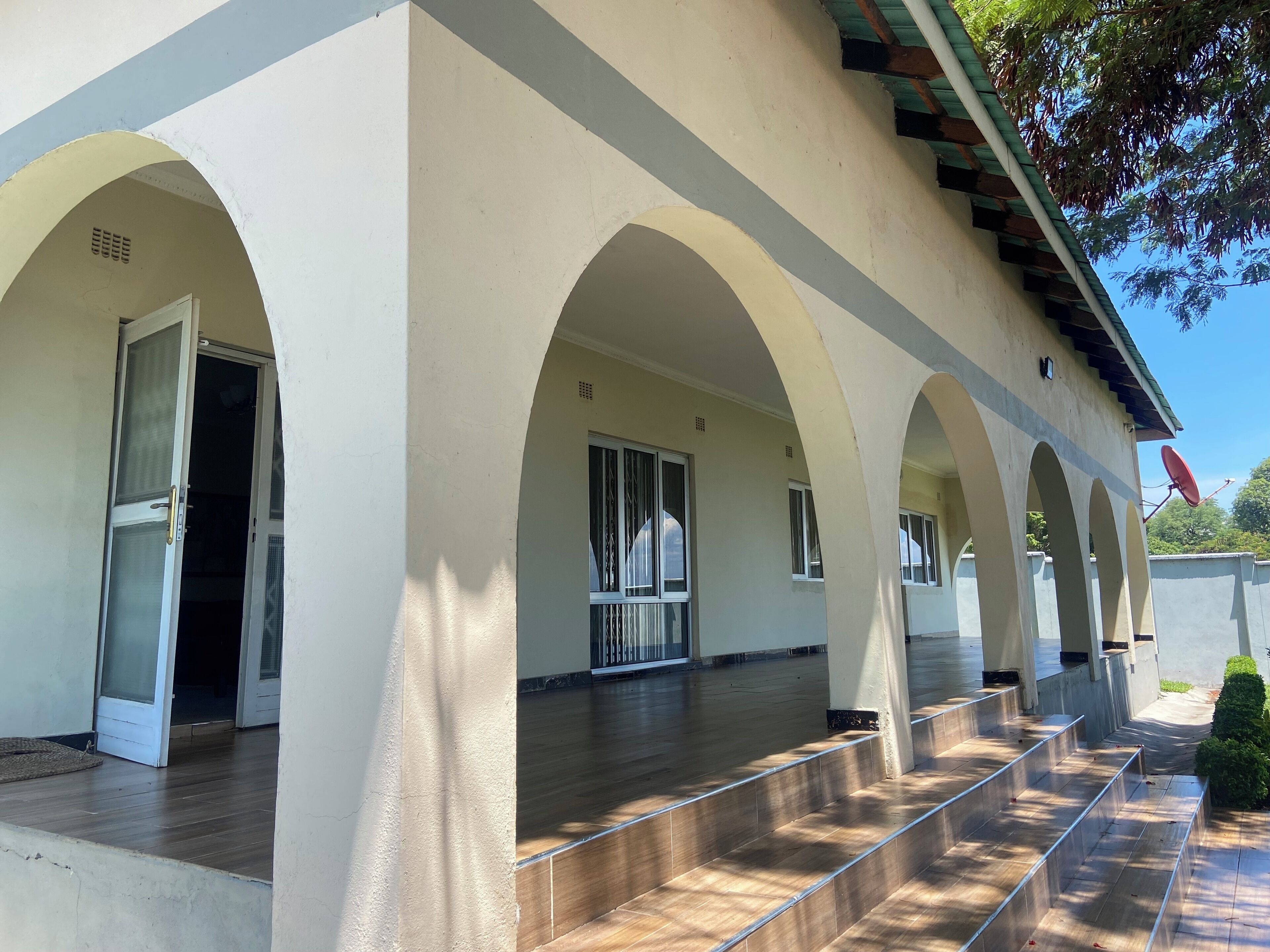 المنشأة من الخارج