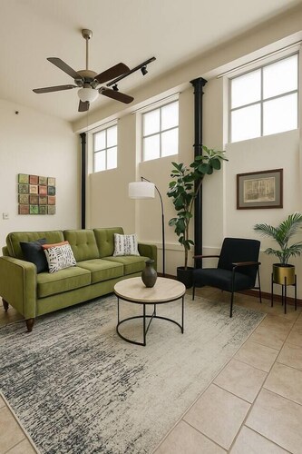 Sleepover | Pristine 2BD/1BA Condo - Downtown SGF