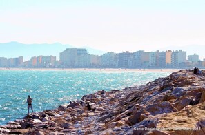 Beach nearby - Apartment 50 m from the beach, loggia and close to amenities (CANET PLAGE)