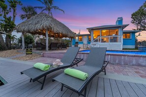 Terrace/patio - Gulf Access, Heated Pool & Spa, Tiki Hut - Roelens (Fort Myers Beach)