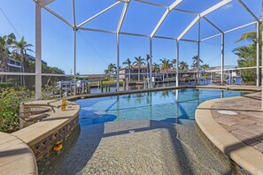 A heated pool - Stunning Luxury! Gulf Access, Pool Table - Villa Harbour Haven - Roelens (Cape Coral)