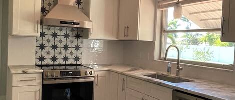 Oven, stovetop, dishwasher