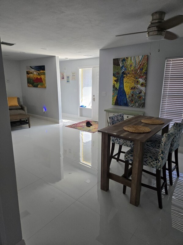Dining - Great location (Fort Myers)
