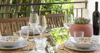 Villa Elighe. Apartment surrounded by greenery