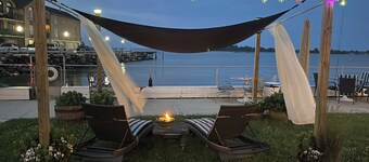 Charming bungalow in amazing City Island The Bronx with water view