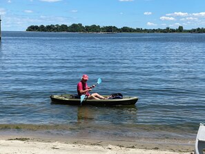 Plage, chaises longues
