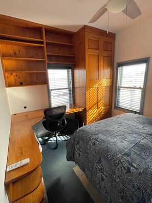 1 soverom, strykejern/-brett, wi-fi og sengetøy