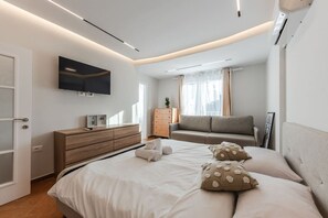 2 bedrooms, desk, iron/ironing board, free WiFi