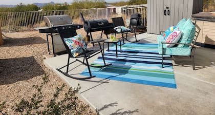 Private Room with Ensuite Bath. Furnished. Gorgeous Mountain Views  and Sunsets.