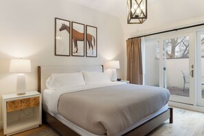 1 bedroom, desk, iron/ironing board, free WiFi - The Townsman: Secretariat Room (Charlottesville)