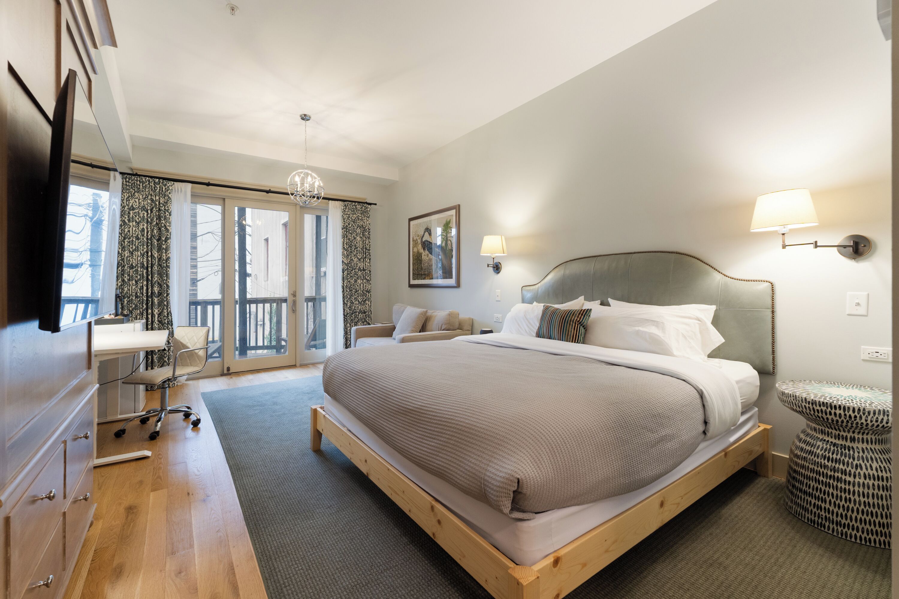 1 soverom, skrivebord, strykejern/-brett og wi-fi (inkludert)