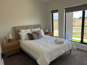 4 bedrooms, desk, iron/ironing board, free WiFi