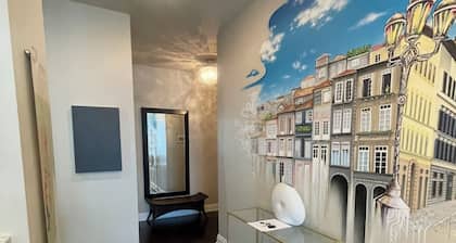 Luxury 2 Bed & 2 Bath Right Next To Subway In The Heart Of DT