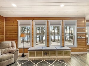 Smart TV, fireplace, offices