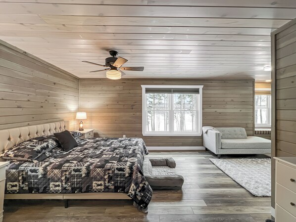 4 bedrooms, desk, free WiFi, bed sheets