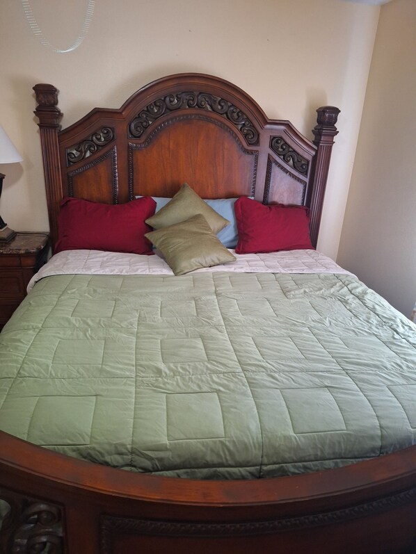 4 soverom, strykejern/-brett, wi-fi og sengetøy