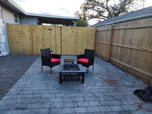 Terrace/patio - Cozy studio in pleasant Bradenton with WiFi, AC (Bradenton)