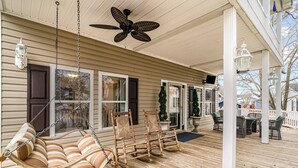 Outdoor dining - 7028 Ocean Lakes Golf Cart⛱️🏝️🩱🌊👙☀️🐚 (Myrtle Beach)