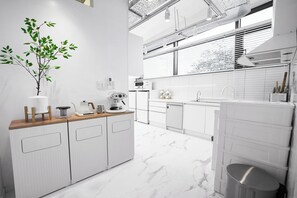 Family Apartment, Mountain View | Private kitchen | Electric kettle - B9 Tailor Serviced Home near Hongik Univ (Seoul)