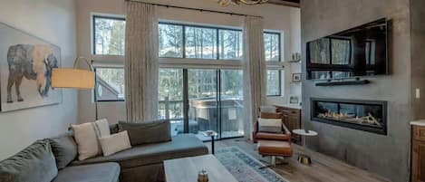 Tv, pejs, videospil, kontorer