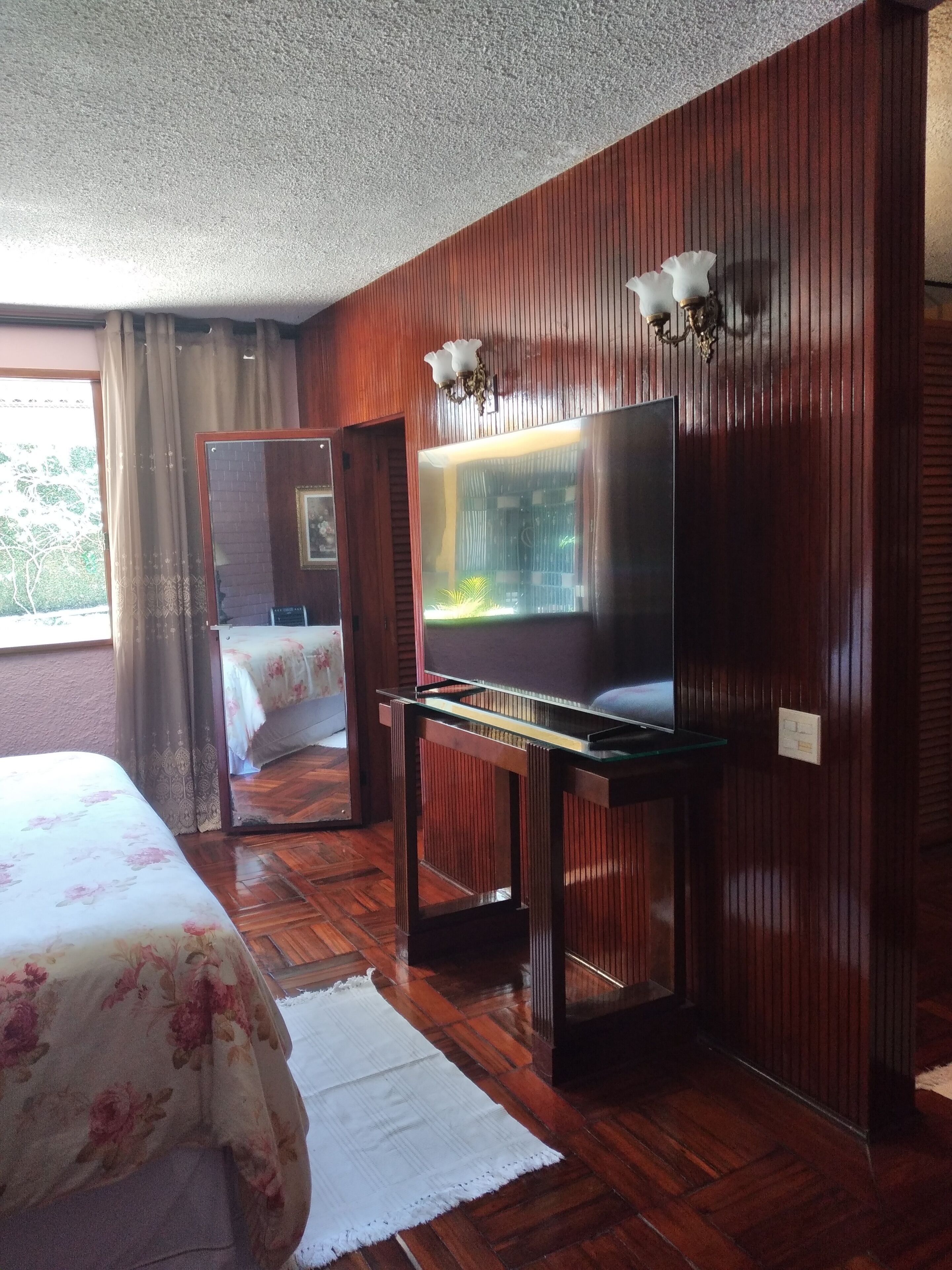 5 makuuhuonetta, silitysrauta/-lauta, Wi-Fi, vuodevaatteet